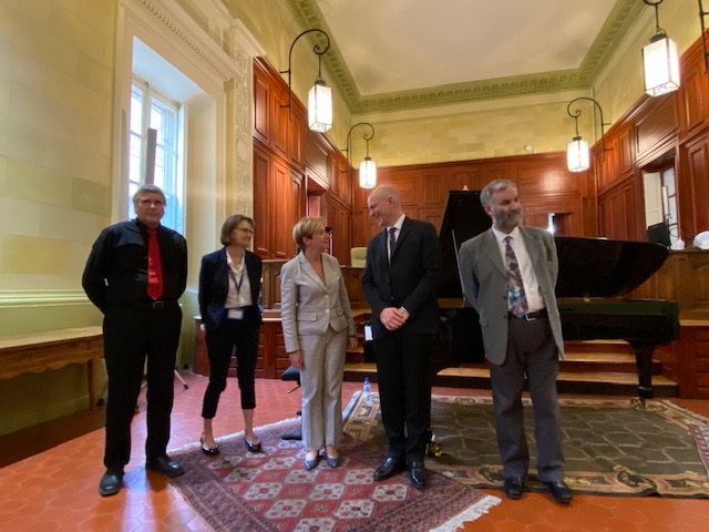 948D3E68-BAA3-493A-8740-D8CE3BA3767E